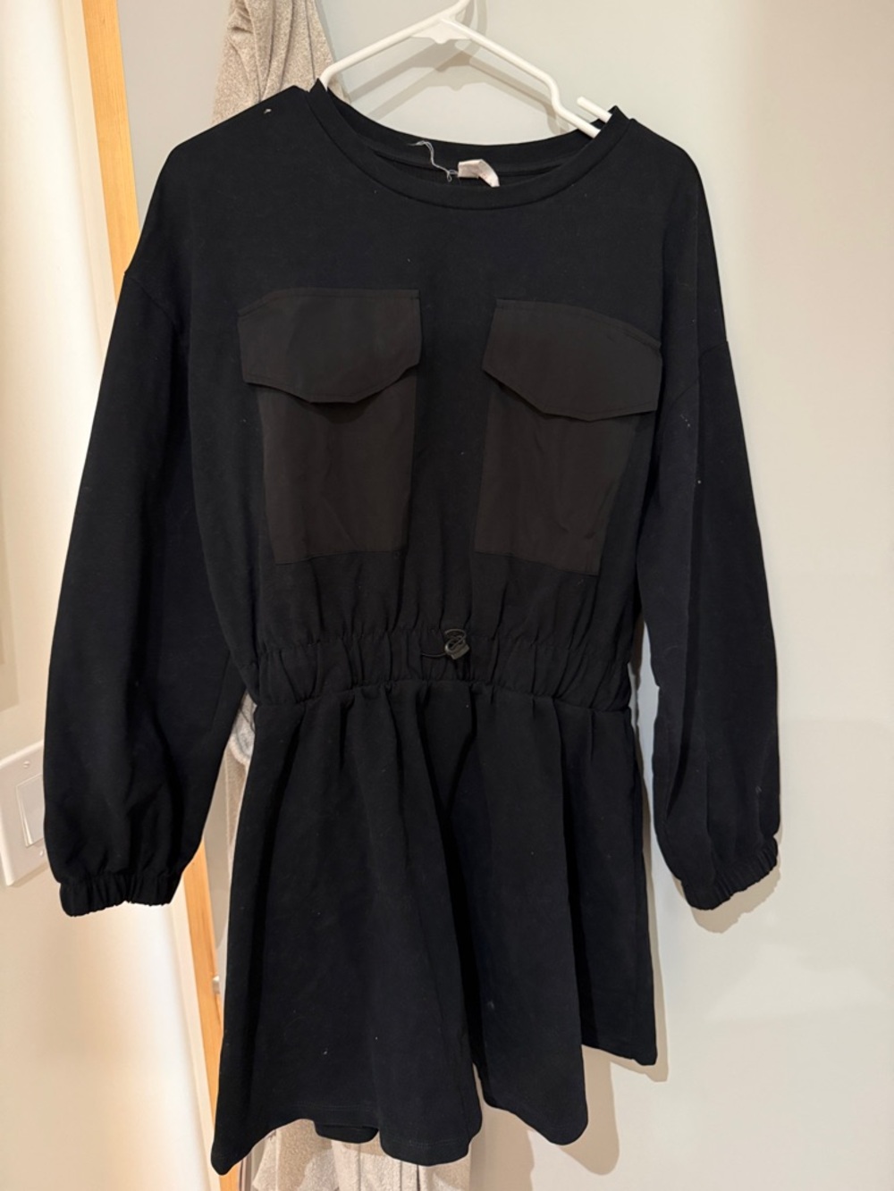 Women’s Black Long-Sleeve Drawstring Waist Casual Dress